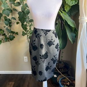 WHITE HOUSE BLACK MARKET Black Floral Pencil Skirt | 2